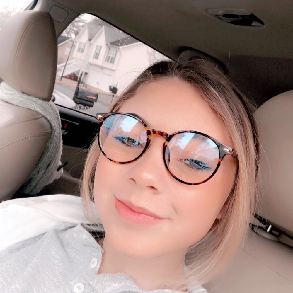 Meet your Posher, Chasity